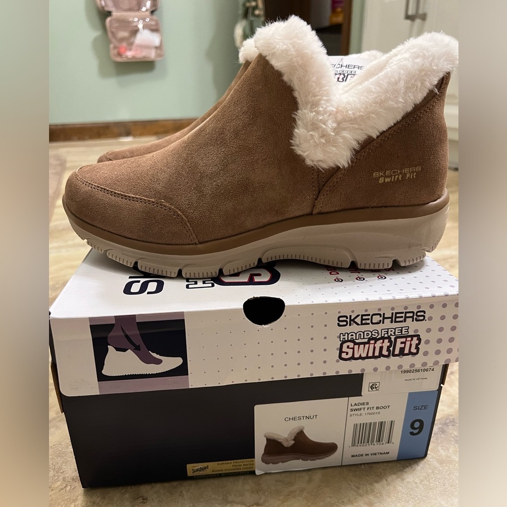 Skechers Women's Cozy Swift Fit Boots - Brown